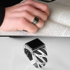minimalist and fashionable men's ring