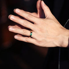 Exquisite Dazzling Gemstone Emerald Ring Jewelry