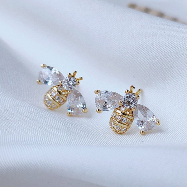 Style Cute Insect Bee Daisy Flower Stud Earrings