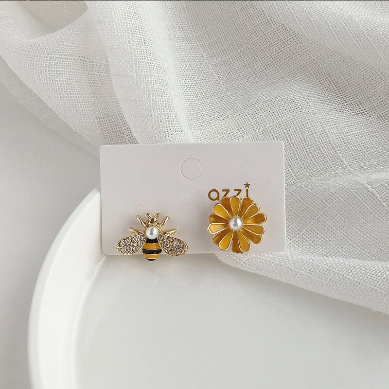 Style Cute Insect Bee Daisy Flower Stud Earrings