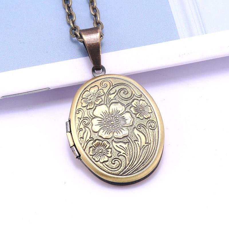 Unique Carved Design Copper Oval Photo Frame Pendant Necklace Charm