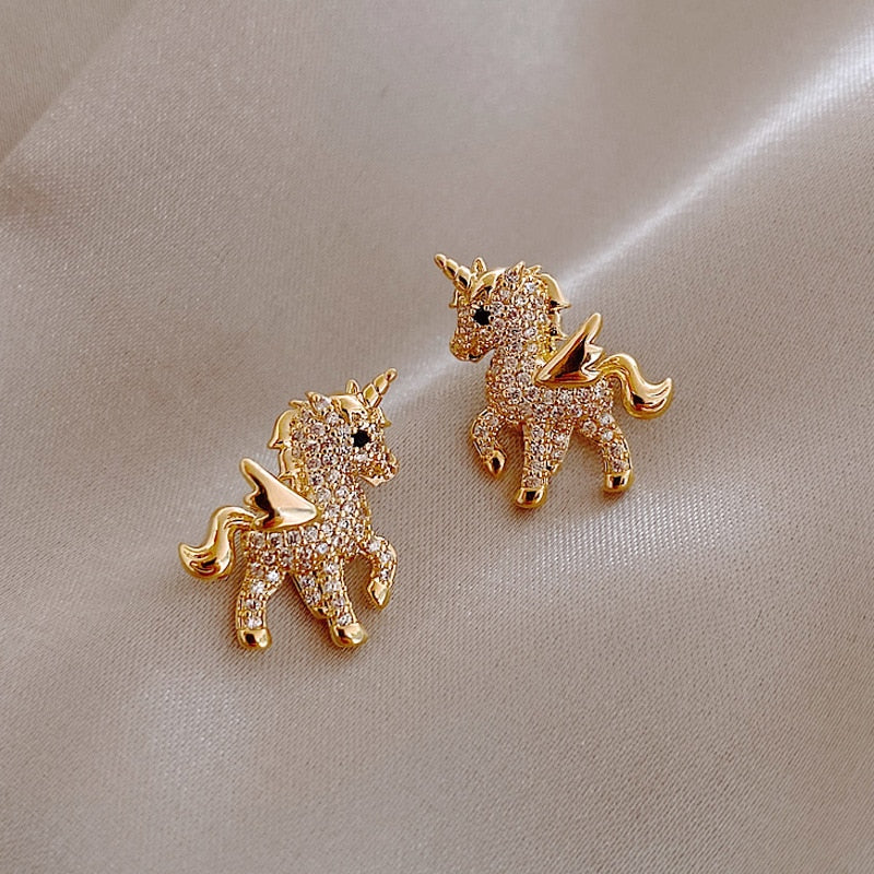 Style Honey Bee Pearl Stud Earrings