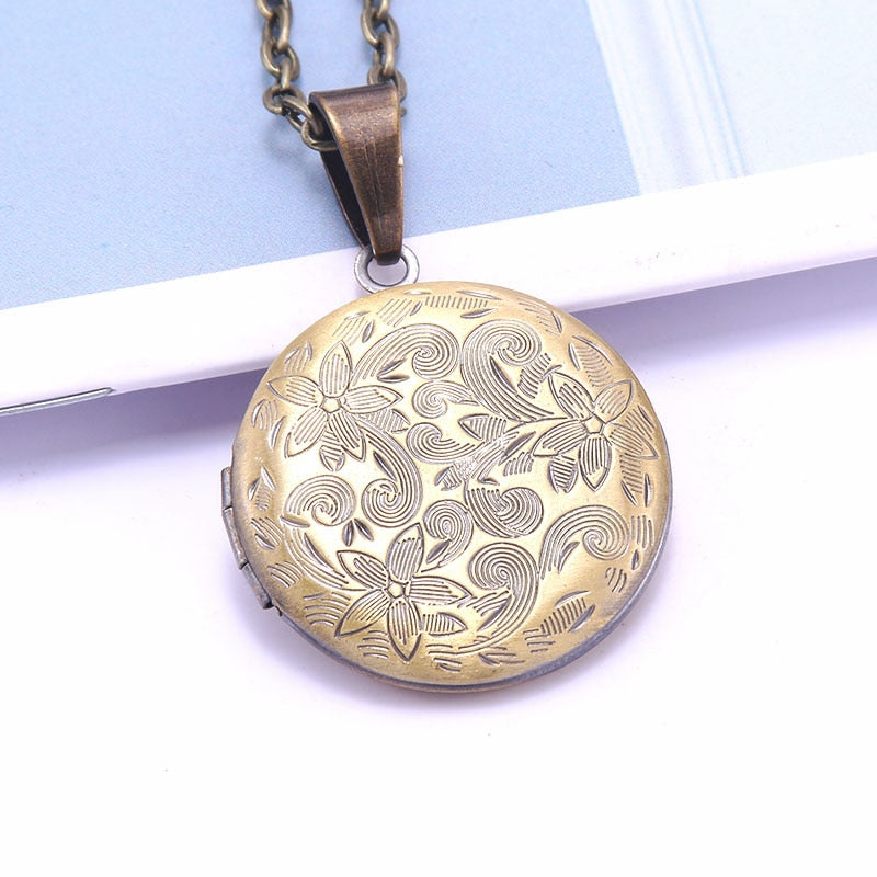 Unique Carved Design Copper Oval Photo Frame Pendant Necklace Charm