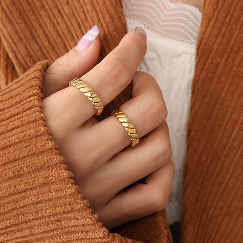 Plated Stainless Steel Ring Vintage Gold Curved Ring Simple Ring