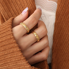 Plated Stainless Steel Ring Vintage Gold Curved Ring Simple Ring