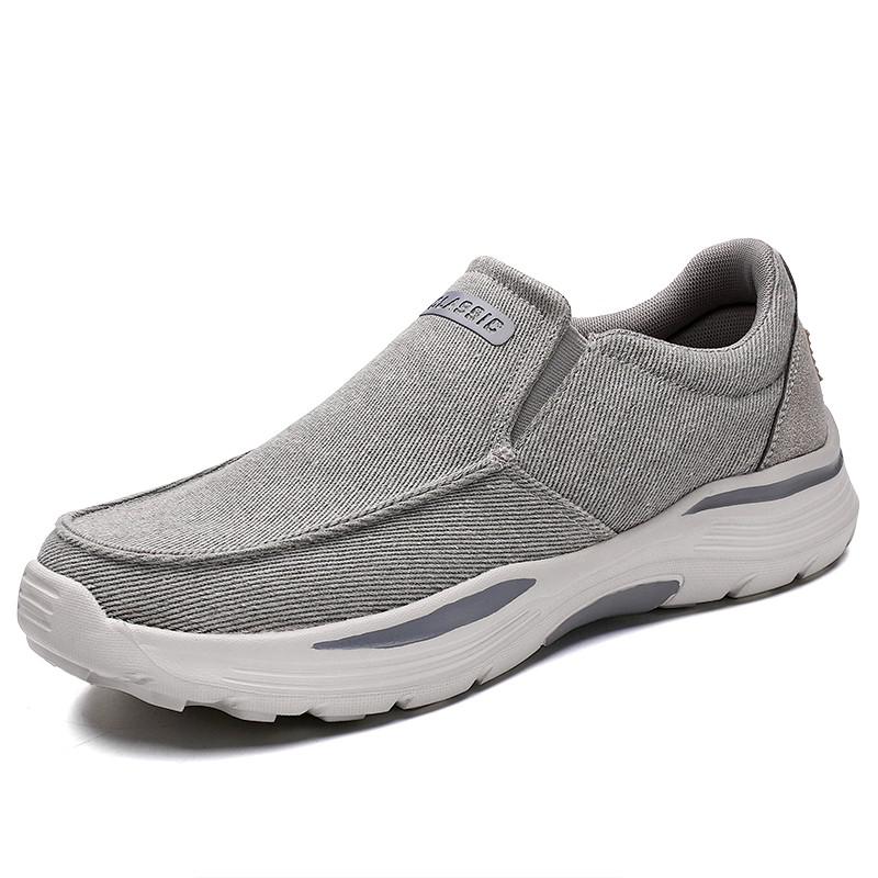Men Canvas Shoes Fashion Men Casual Shoes Light Non-slip Loafer