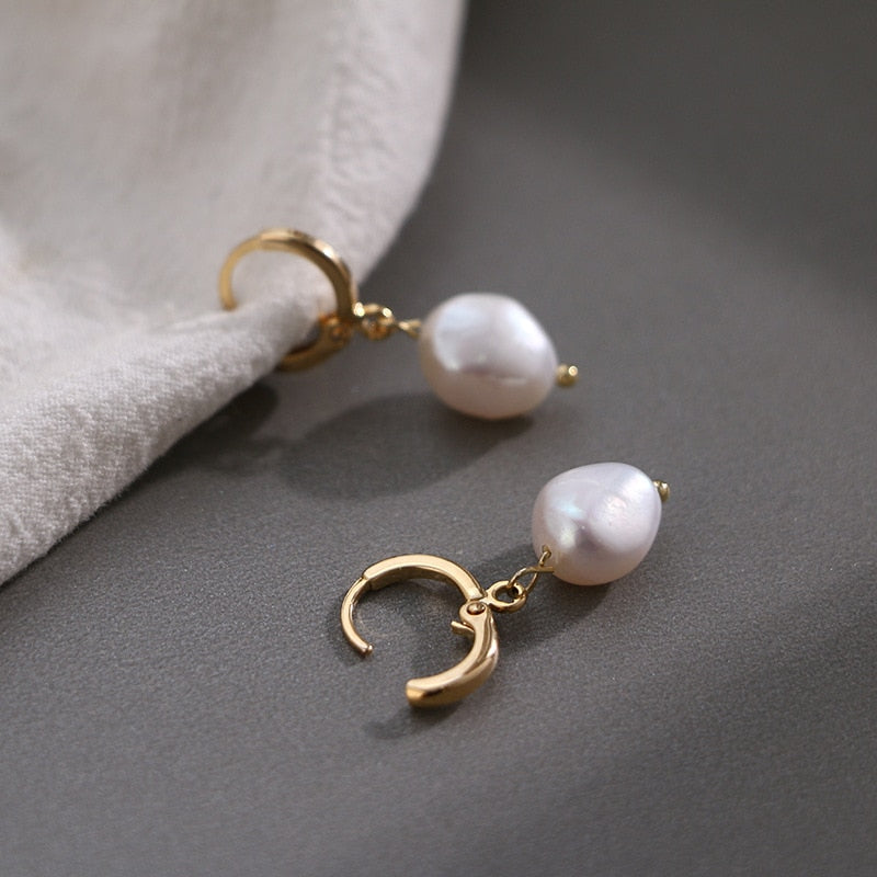 Fashion Irregular Pearl Dangle Earrings