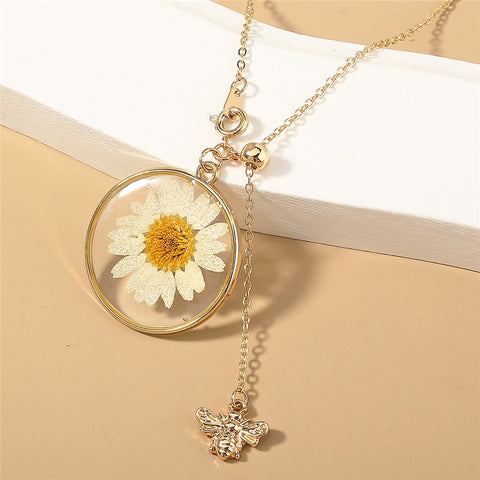 Double Layers Daisy Bee Pendant Dried Flower Resin Collar Lovely Tiny Honey Necklace