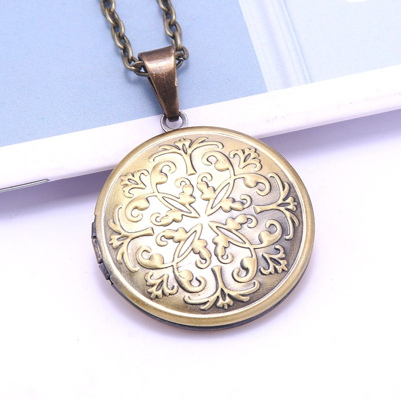 Unique Carved Design Copper Oval Photo Frame Pendant Necklace Charm