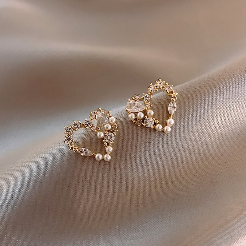 Style Honey Bee Pearl Stud Earrings