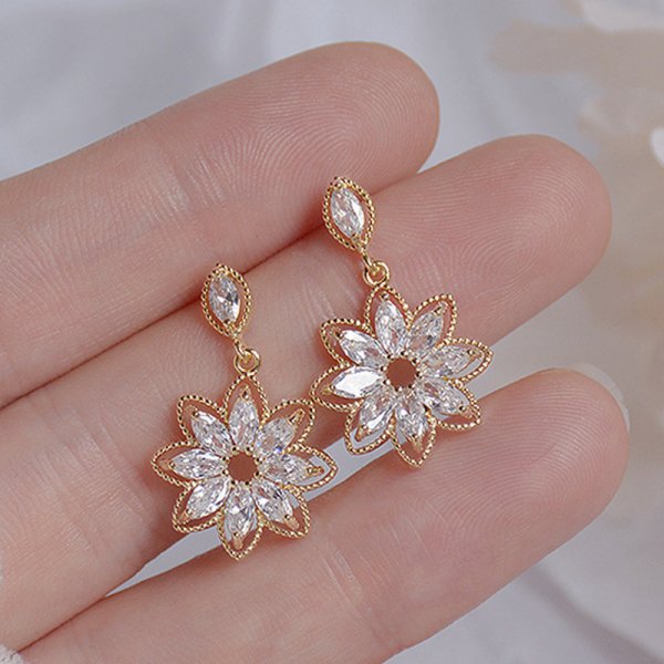 Flower Crystal Temperament Geometric Shiny Zircon Earrings Statement Earrings