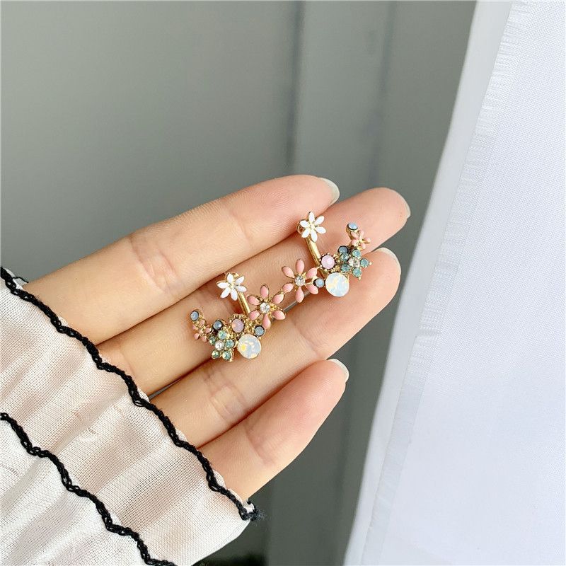 Hollow Wreath Flower Crystal Zircon Sweet Bee Butterfly Stud Earring