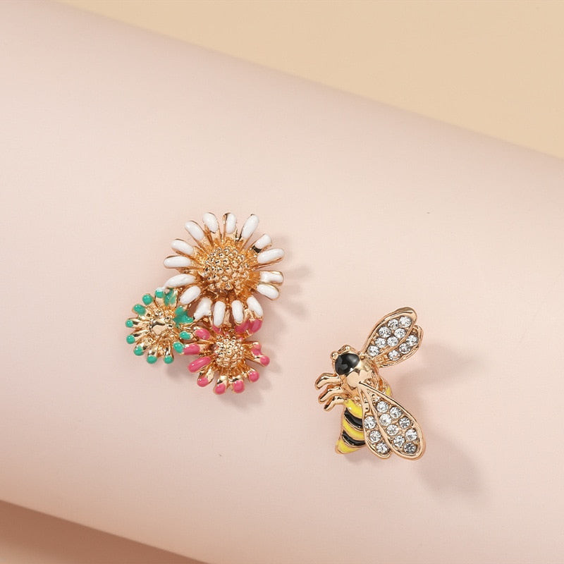 Style Cute Insect Bee Daisy Flower Stud Earrings